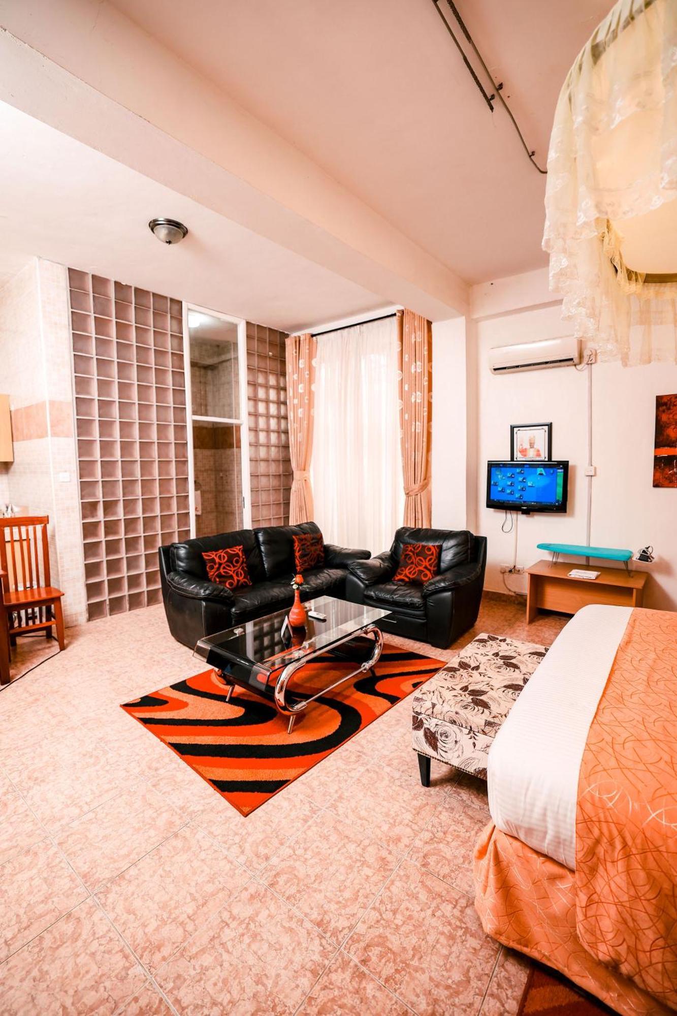 Eureka Place Hotel Kampala Luaran gambar